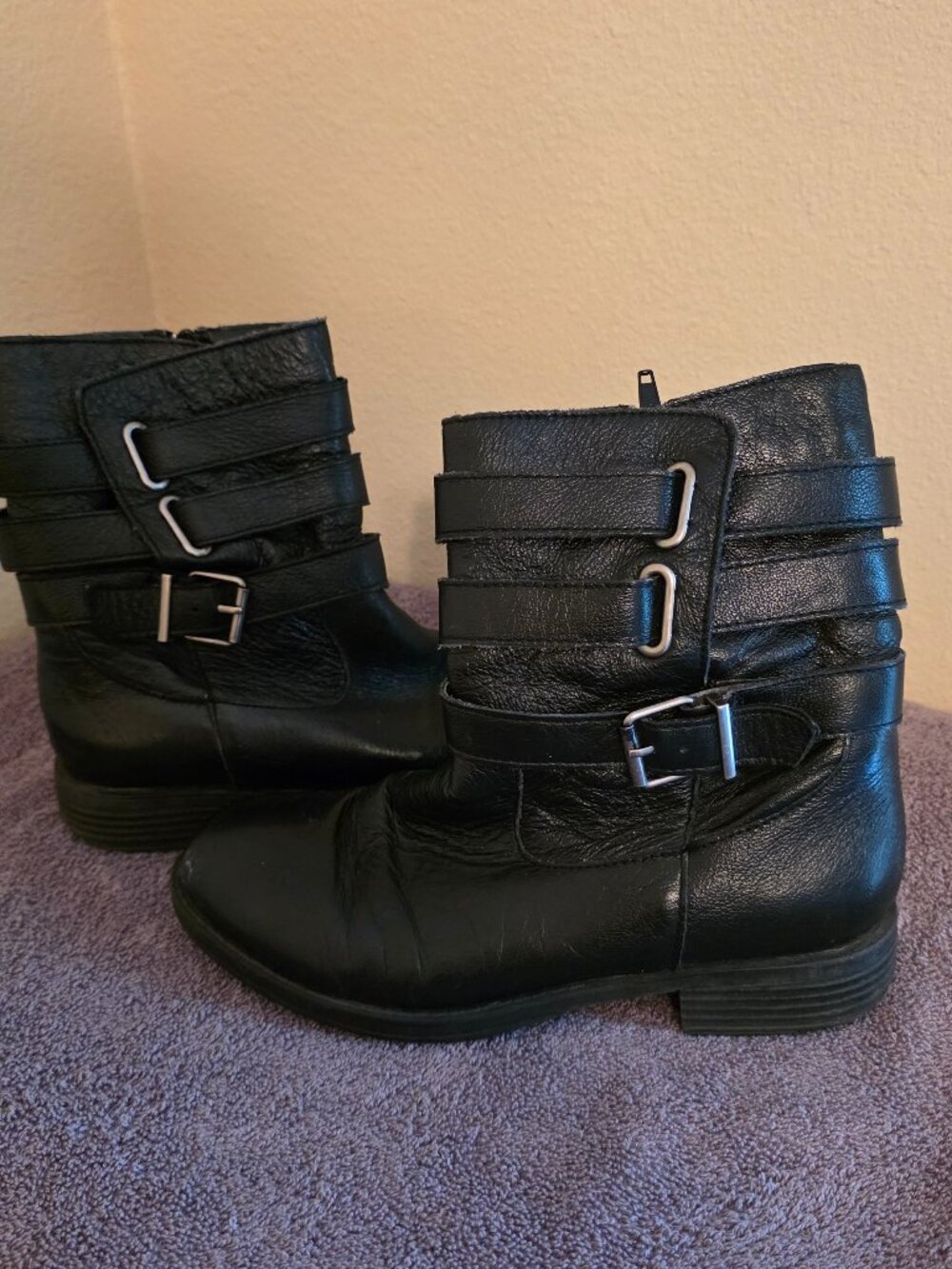 Kenneth Cole Reaction Black Leather Belted Biker Moto Ankle Boots Size 7.5